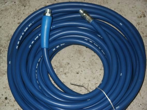 Blå 20M slange 5/8" PVC - med stål pressefittings